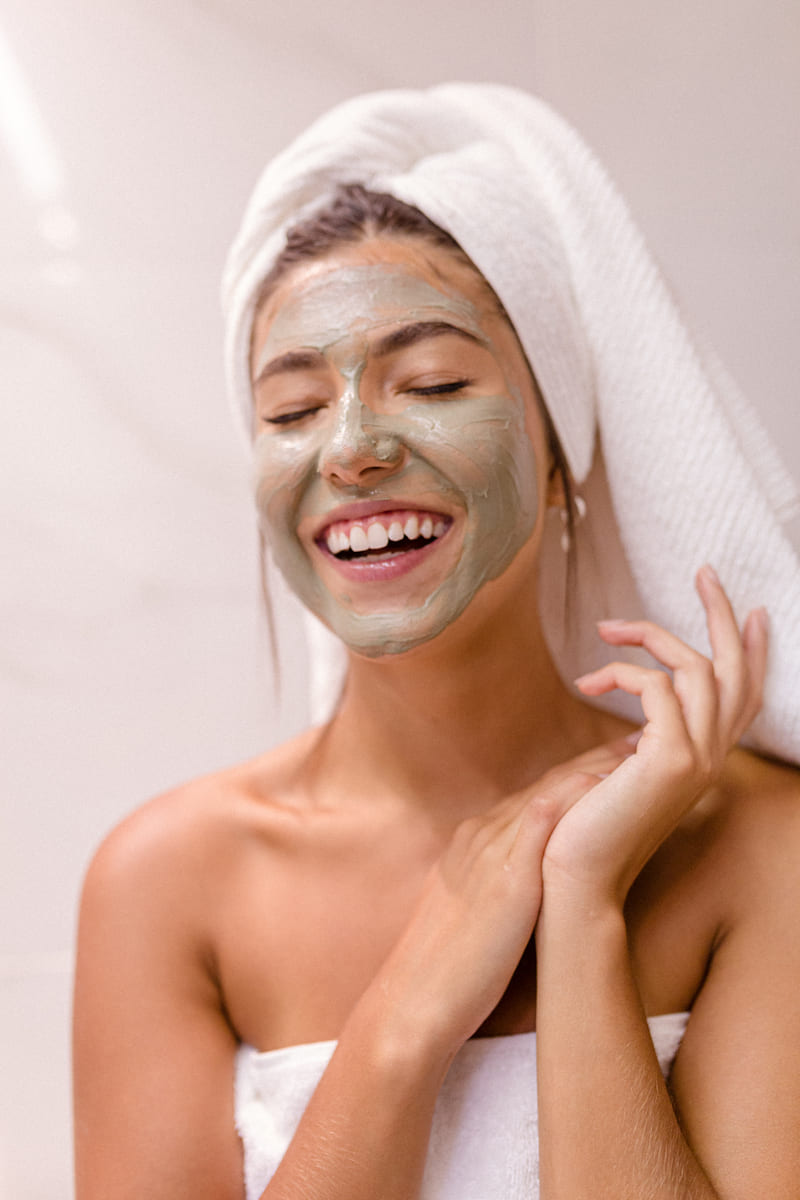 Acne da mulher adulta: tratamentos e como identificar
